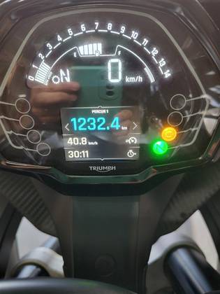 TRIUMPH DAYTONA 660 